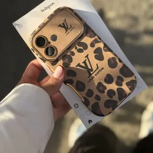 قاب Louis Vuitton Leopard Golden (کدC2319)